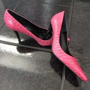 NWT Gianni Bini Pink Heels